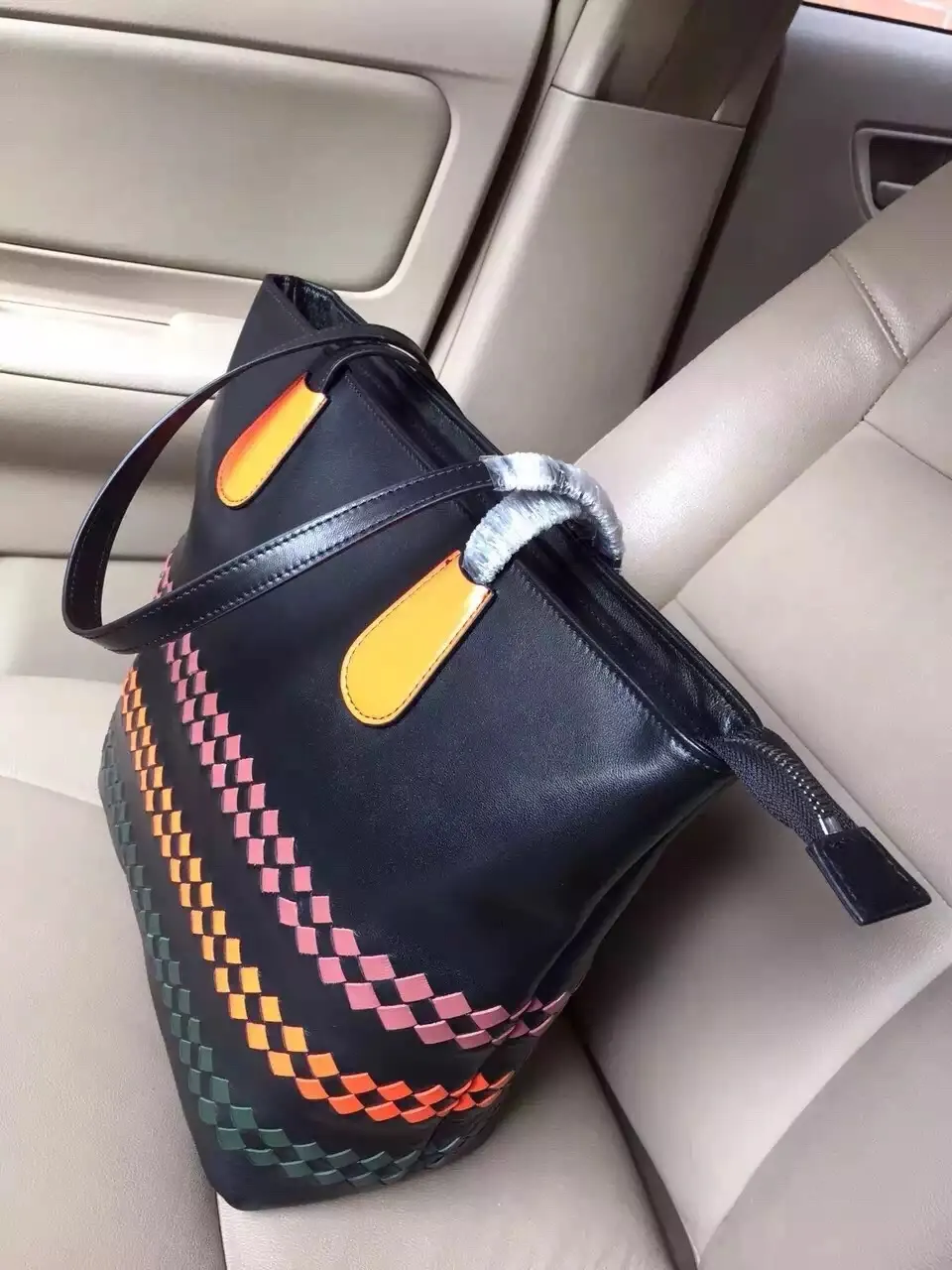 The Double Eleven special price is 560¥, made of original sheepskin, 🔥The quantity is limited, it’s a great deal to give it away for personal use! Special offer